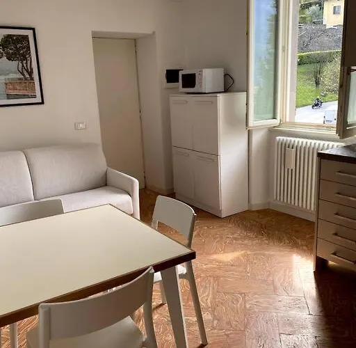 Cozy Escape In דירה